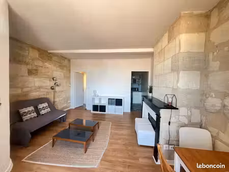 bordeaux  studio meublé de 27m² avec vue sur la garonne