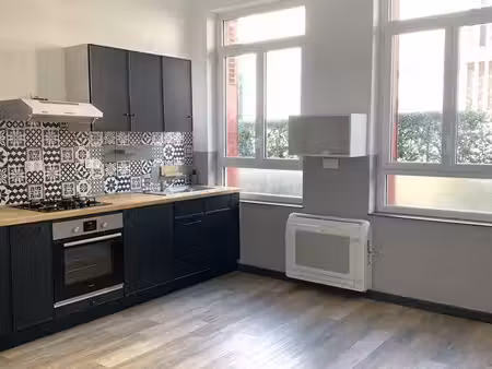 appartement de 54 m2. 3 pièces. rdc