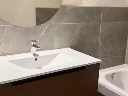 à louer - duplex 2ch - rénové - su