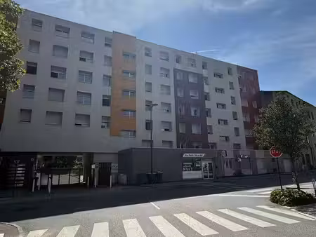t2 40 m² avec parking + cave – proche gare – 20 min lyon part-dieu