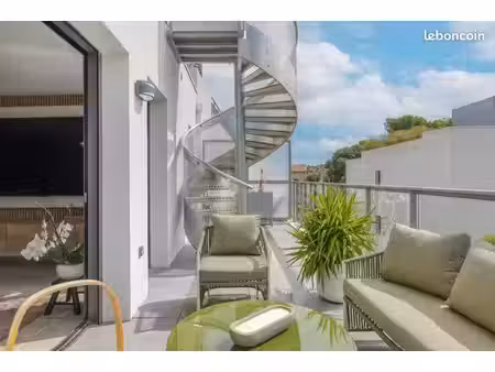 magnifique t4 100m2 terrasse 90m2