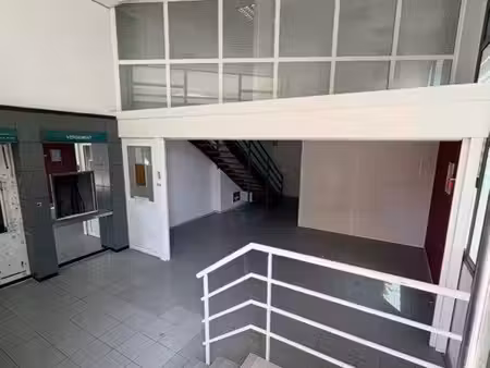 à louer – local commercial 114 m² – plein centre-ville de port-de-bouc – 1 500