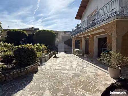 propriété 7 pièces 250 m²