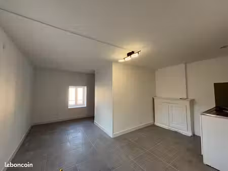studio 24 m2 rénové - hyper centre villefranche