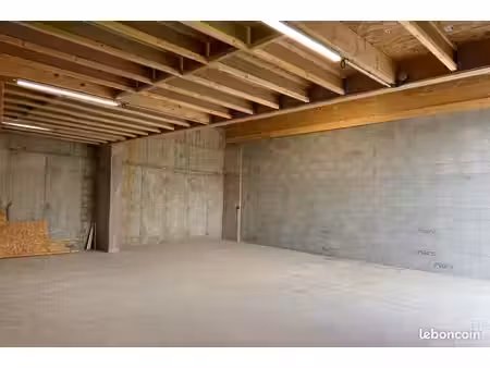 entrepôt de stockage à louer à ampuis