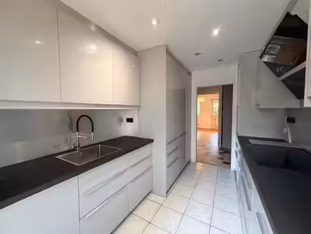 t3 de 67 m2 avec balcon  cave et stationnement – caluire-et-cuire