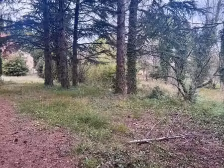 terrain 746 m² pelissanne