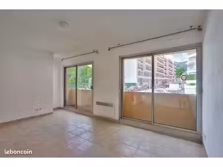 location studio non meublé mandelieu la napoule