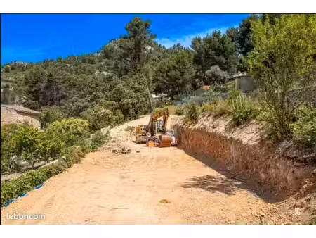 terrain 1 300 m² aubagne