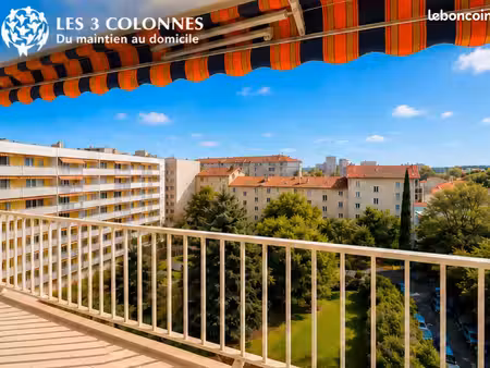 villeurbanne flachet - t3 de 66m2 entièrement rénovée avec balcon et garage en option