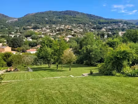 terrain à bâtir de 955 m² à vence (06)