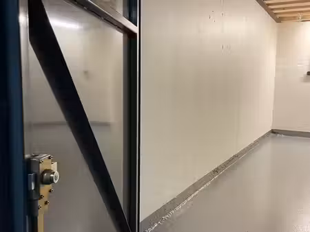 boxe parking 24 m² - stationnement stockage + électricité individuelle