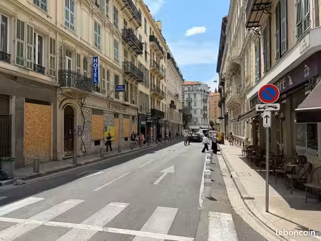 local commercial 157 m² nice
