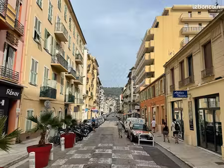 local commercial 165 m² nice