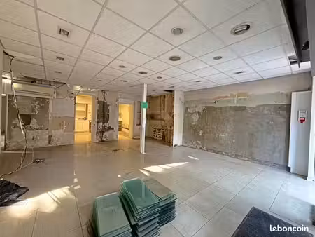 local commercial 93 m²