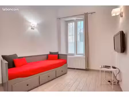 particulier loue joli studio centre proche chantier iut travailleur etudiant