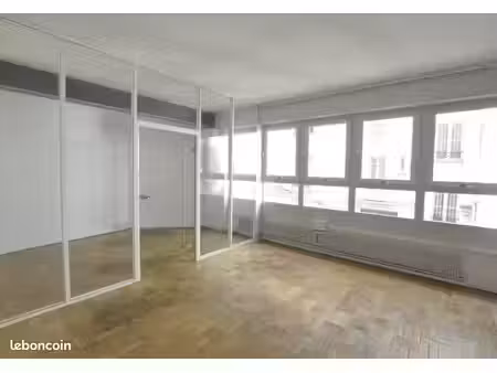 bureau 58 m²