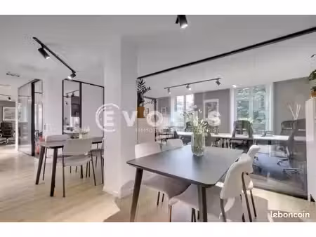 bureaux 102 m²