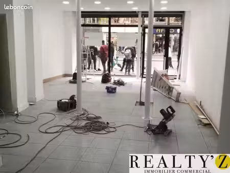 local commercial 64 m²