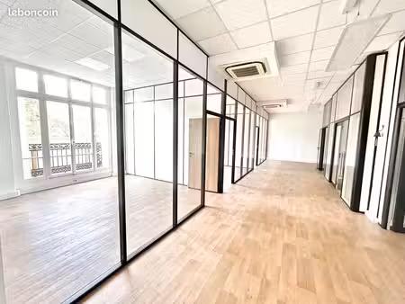 bureaux 200 m²