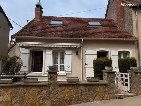 maison de charme au cœur de châtillon en bazois