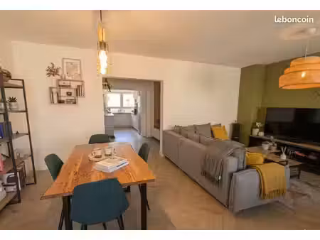 appartement rénové à neuf avec balcon – 82 m² – quartier gare sablon