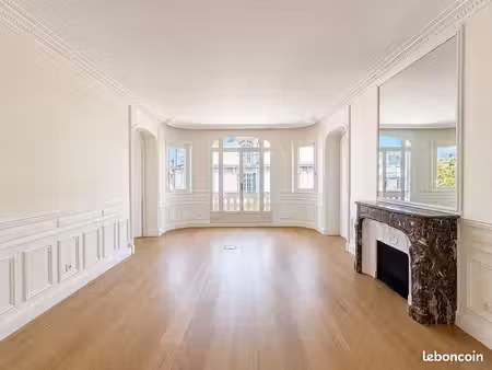 bureaux 303 m²