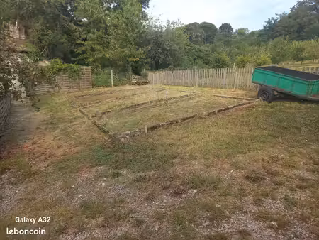 terrain de 3444 m² avec 500 m² de surface constructible