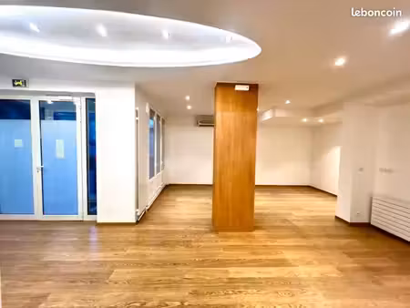 bureaux 176 m²