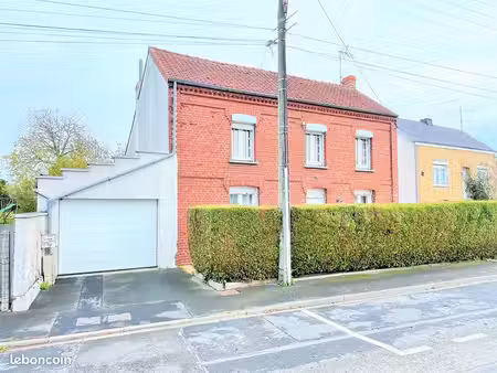 maison 8 pièces 102 m²