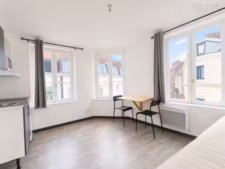 studio 1 pièce 13 m²