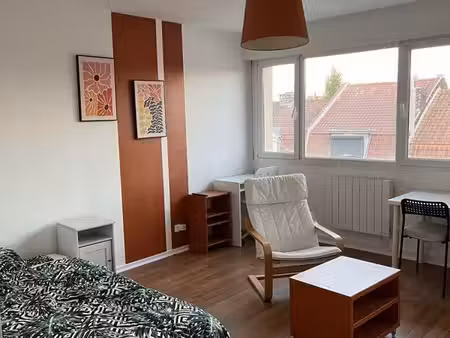 beau studio meublé 33m² avec place de parking