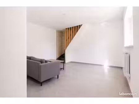 denain – exclusivité – maison semi-individuelle entièrement rénovée – 2 chambres – extérie