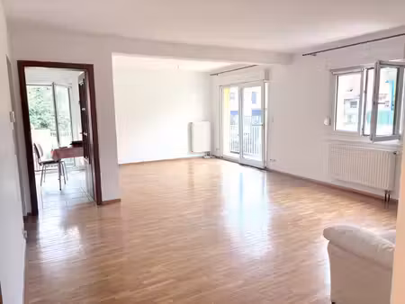 eschau : lumineux et spacieux f3/4 avec balcon. garage. park