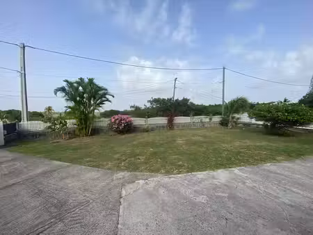 t4 avec jardin + citerne