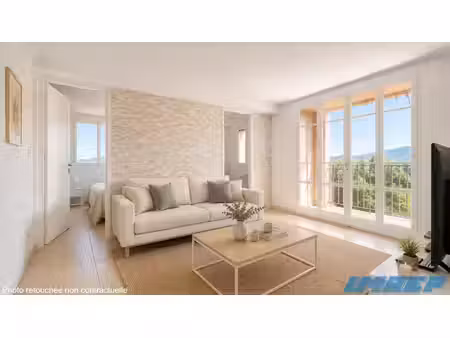 t3 lumineux 49 m² étage élevé balcon fermé parking 13009