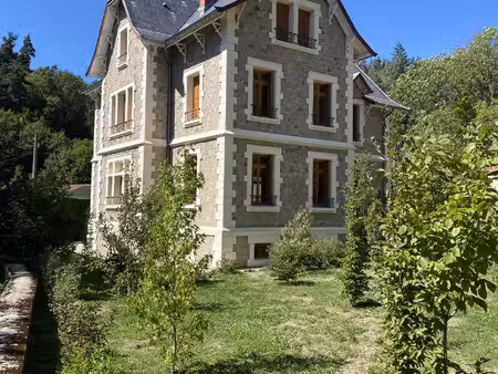 belle propriété avec dépendance et parc arboré!