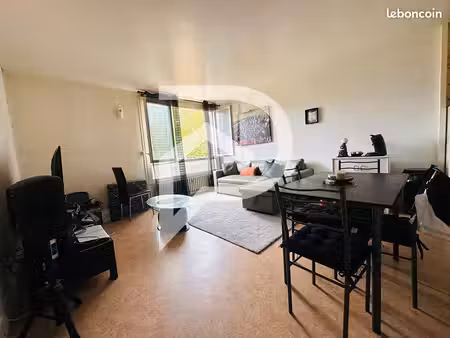 studio 1 pièce 30 m²