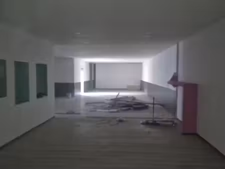local 250 m2 vente ou location