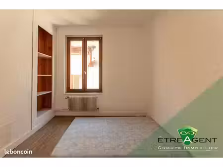 local 77 m² moulins la marche