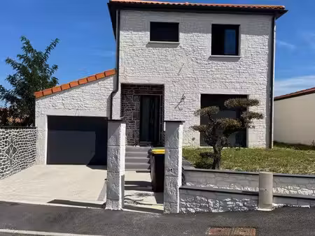 maison le cendre neuf