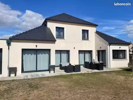maison familiale 201 m² – 5 chambres – construction 2022 – saint-martin-longueau