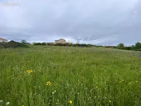 terrain 1355 m² issoire