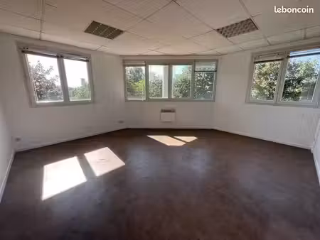 bureaux 256 m²