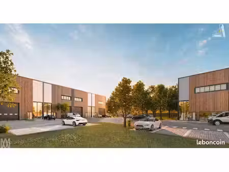 local industriel 2 440 m²