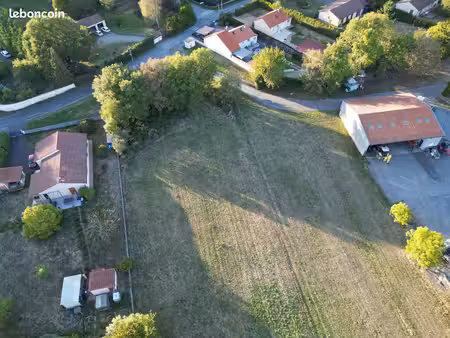 terrain constructible viabilisé à loubeyrat