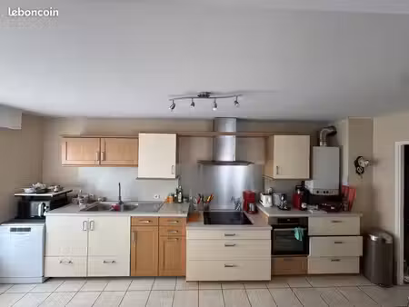 spatieux appartement t3 et son garage  belle prestation idéalement situé
