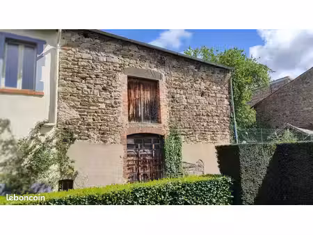 grange 1 pièce 145 m²
