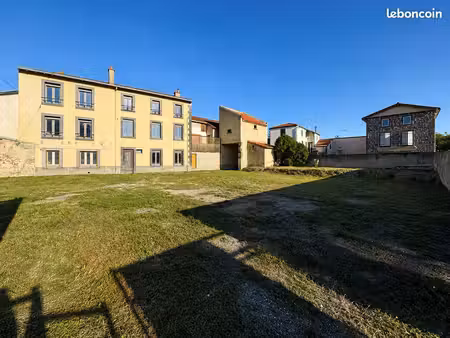maison de caractère à rénover 216 m² – terrain 764 m² – ennezat centre