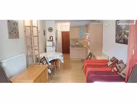studio 1 pièce 27 m²